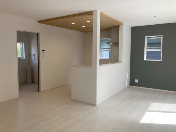 川西市清和台、新築一戸建ての居間画像です