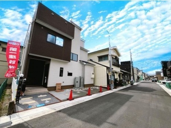 川西市東久代、新築一戸建ての外観画像です