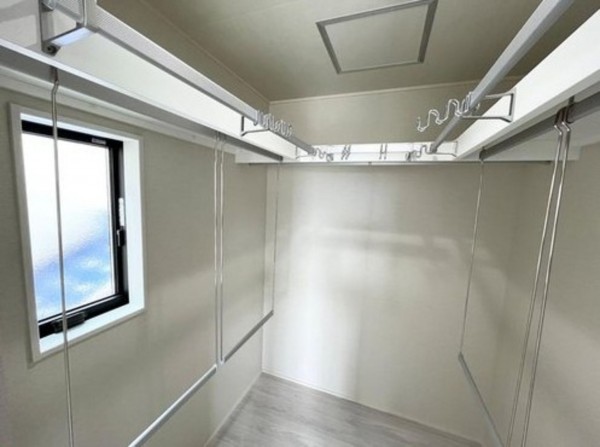 川西市東久代、新築一戸建ての収納画像です