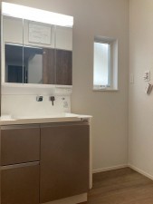 川西市大和、新築一戸建ての洗面画像です