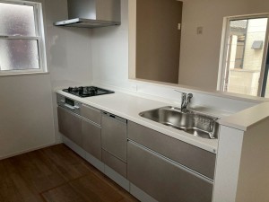 川西市大和、新築一戸建てのキッチン画像です