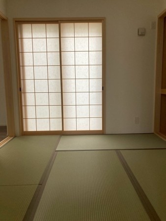 川西市大和、新築一戸建ての居間画像です