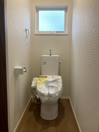 川西市大和、新築一戸建てのトイレ画像です