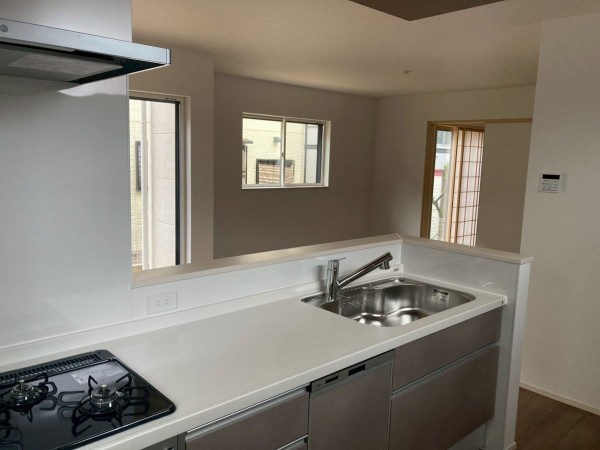 川西市大和、新築一戸建てのキッチン画像です