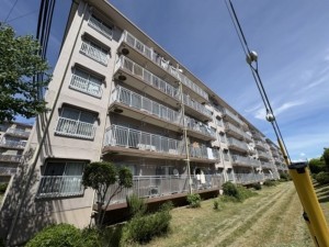川西市清和台、マンションの外観画像です