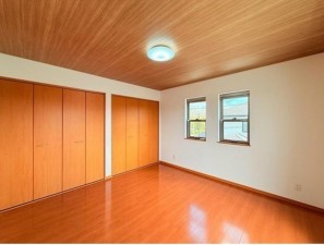 川西市美山台、中古一戸建ての寝室画像です