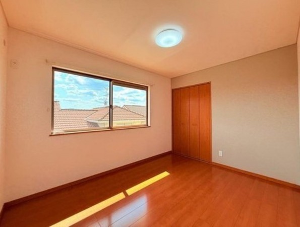川西市美山台、中古一戸建ての子ども部屋画像です