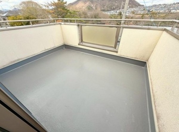 川西市美山台、中古一戸建てのバルコニー画像です