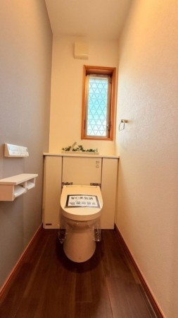 川西市美山台、中古一戸建てのトイレ画像です