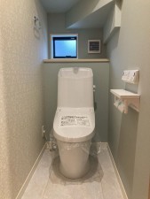 川西市東畦野、新築一戸建てのトイレ画像です
