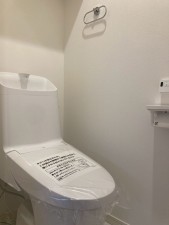 川西市東畦野、新築一戸建てのトイレ画像です