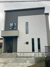 川西市東畦野、新築一戸建ての外観画像です