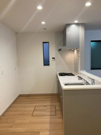 川西市東畦野、新築一戸建てのキッチン画像です