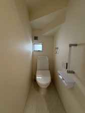 川西市西多田、新築一戸建てのトイレ画像です