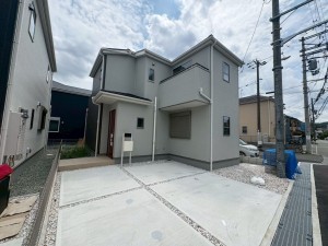 川西市西多田、新築一戸建ての外観画像です