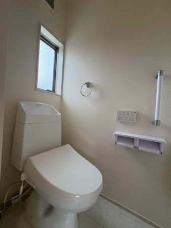 川西市西多田、新築一戸建てのトイレ画像です