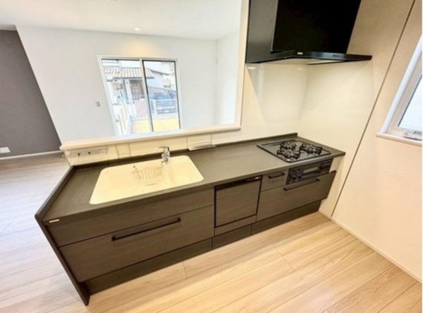 川西市緑台、新築一戸建てのキッチン画像です
