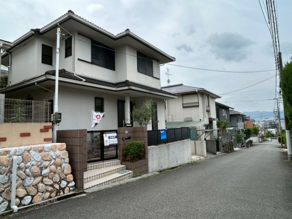 川西市大和、中古一戸建ての外観画像です