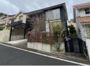 川西市清和台、中古一戸建ての外観画像です