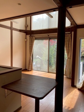 川西市清和台、中古一戸建ての居間画像です