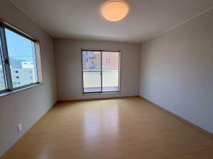 川西市丸の内町、新築一戸建ての子ども部屋画像です