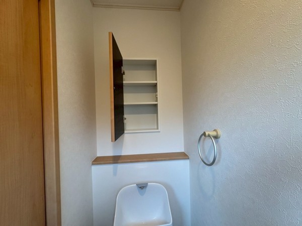 川西市丸の内町、新築一戸建てのトイレ画像です