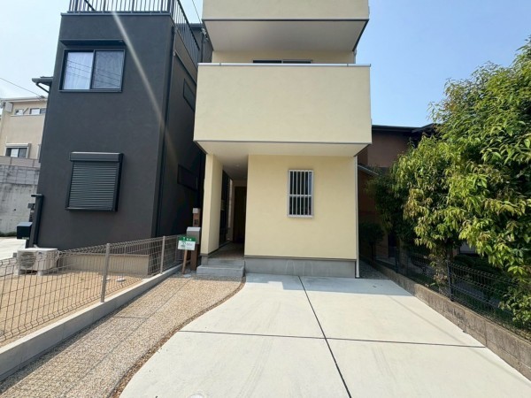 川西市丸の内町、新築一戸建ての外観画像です