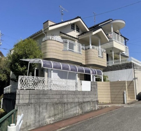 川西市多田院、中古一戸建ての外観画像です
