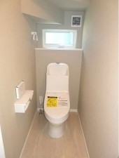 川西市笹部、新築一戸建てのトイレ画像です
