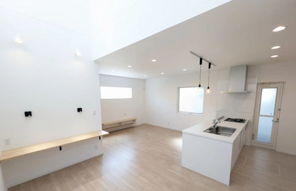 川西市笹部、新築一戸建ての居間画像です