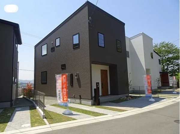 川西市笹部、新築一戸建ての外観画像です