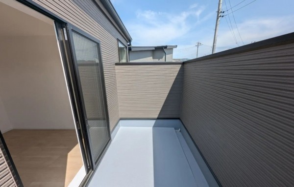 川西市笹部、新築一戸建てのバルコニー画像です