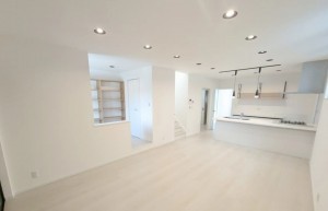 川西市笹部、新築一戸建ての居間画像です