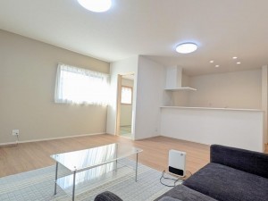 川西市水明台、中古一戸建ての居間画像です