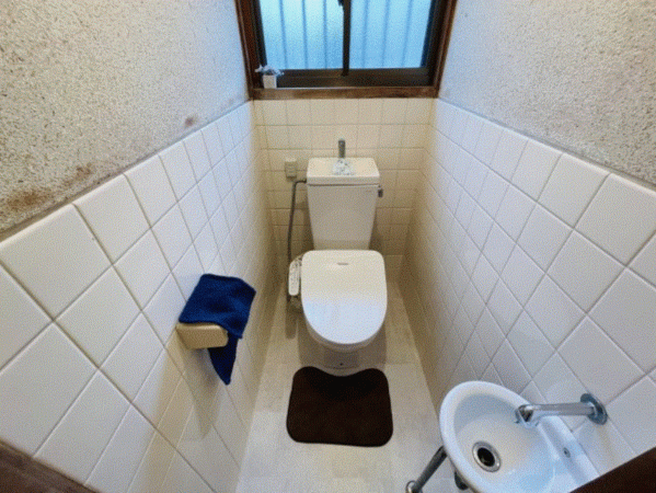 川西市東畦野、土地のトイレ画像です