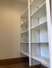 川西市緑台、新築一戸建ての収納画像です