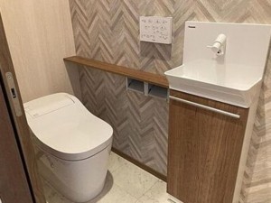 川西市緑台、新築一戸建てのトイレ画像です