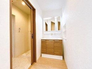 川西市久代、新築一戸建ての洗面画像です