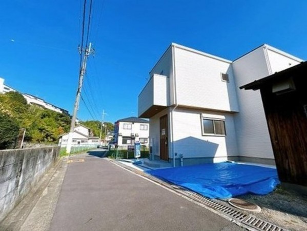 川西市久代、新築一戸建ての外観画像です