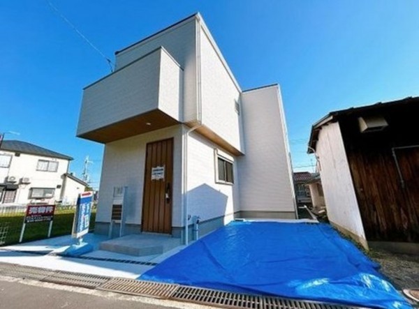 川西市久代、新築一戸建ての外観画像です
