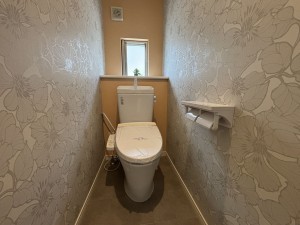 川西市緑が丘、中古一戸建てのトイレ画像です