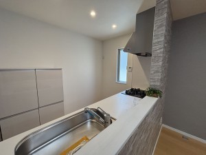 川西市緑が丘、中古一戸建てのキッチン画像です