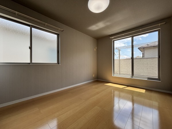 川西市緑が丘、中古一戸建ての寝室画像です