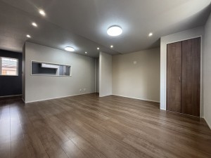 川西市笹部、中古一戸建ての居間画像です