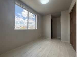 川西市笹部、中古一戸建ての寝室画像です