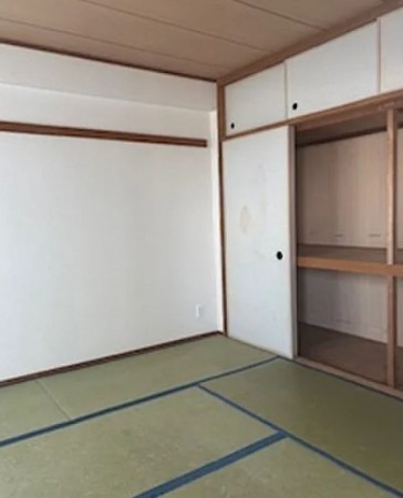 川西市久代、マンションの居間画像です