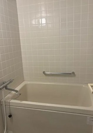 川西市久代、マンションの風呂画像です