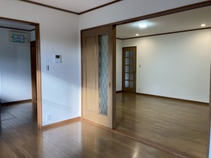 川西市丸山台、中古一戸建ての居間画像です