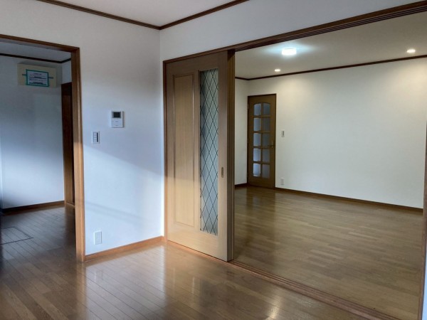 川西市丸山台、中古一戸建ての居間画像です