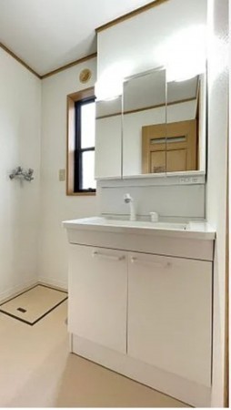 川西市丸山台、中古一戸建ての洗面画像です